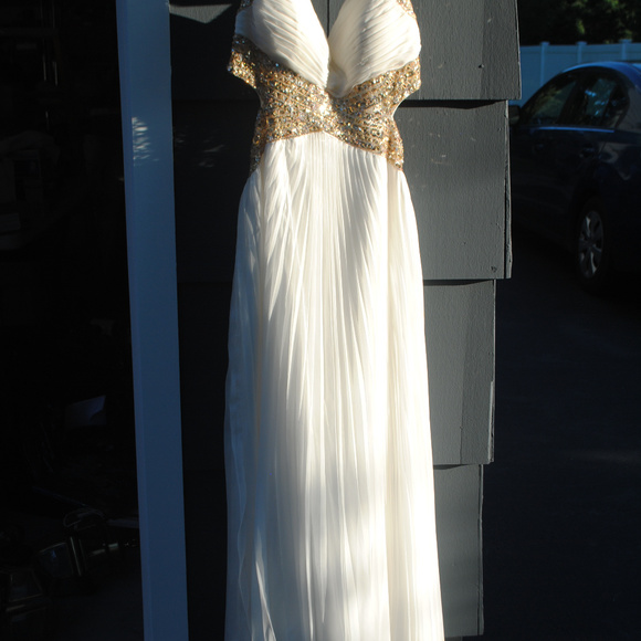 White and Gold Prom Dress still in plastic - Picture 6 of 7